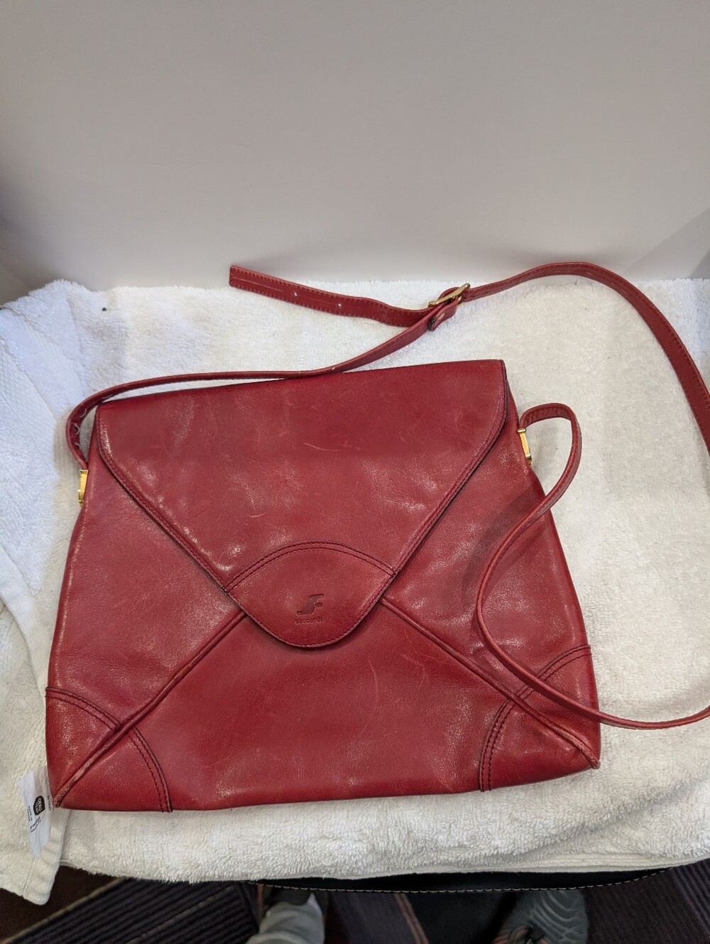 Women’s Red Leather Sacarradi Shoulder Bag